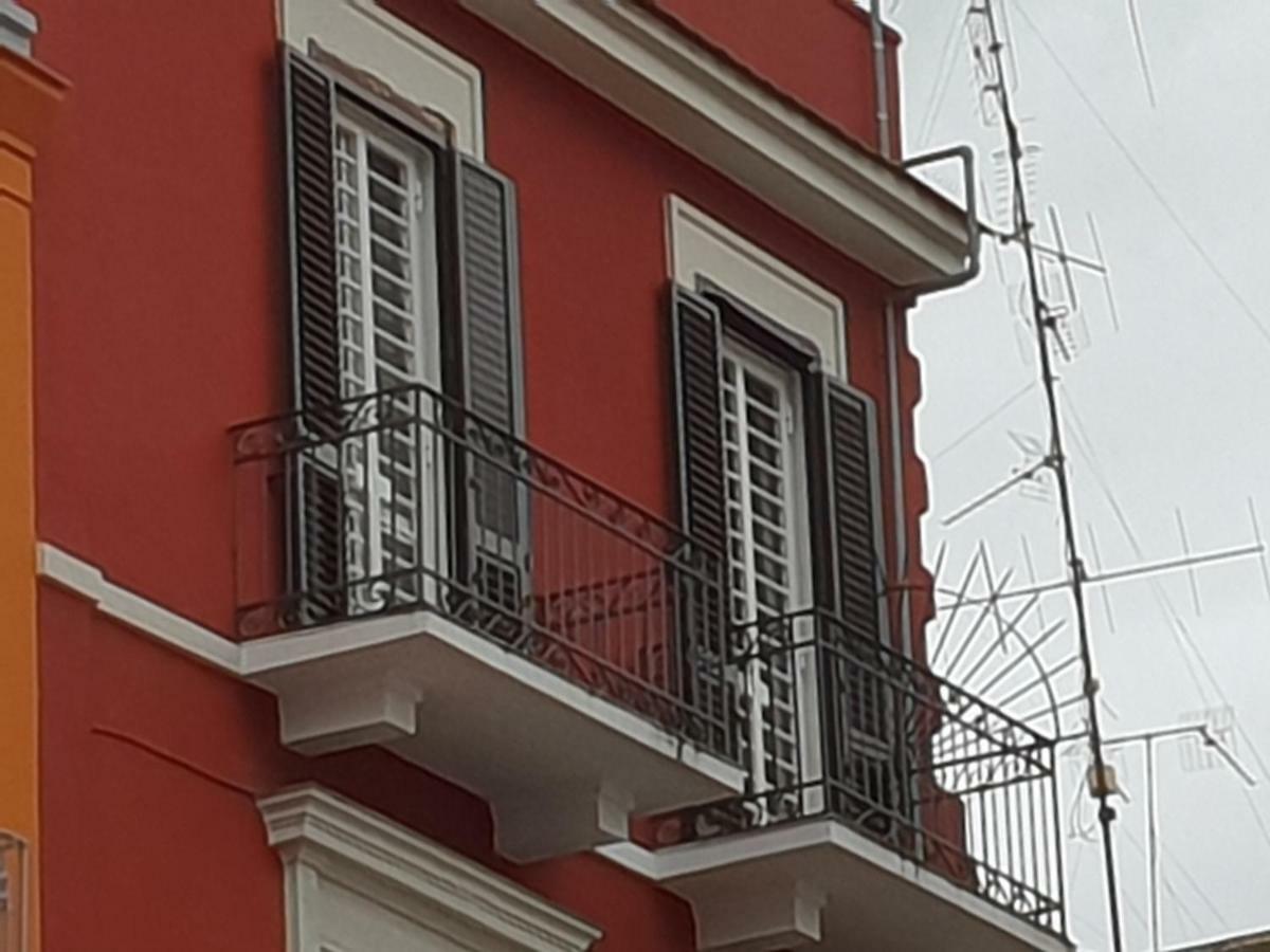Cconforthotels Appartamento Crispi Bari Bagian luar foto